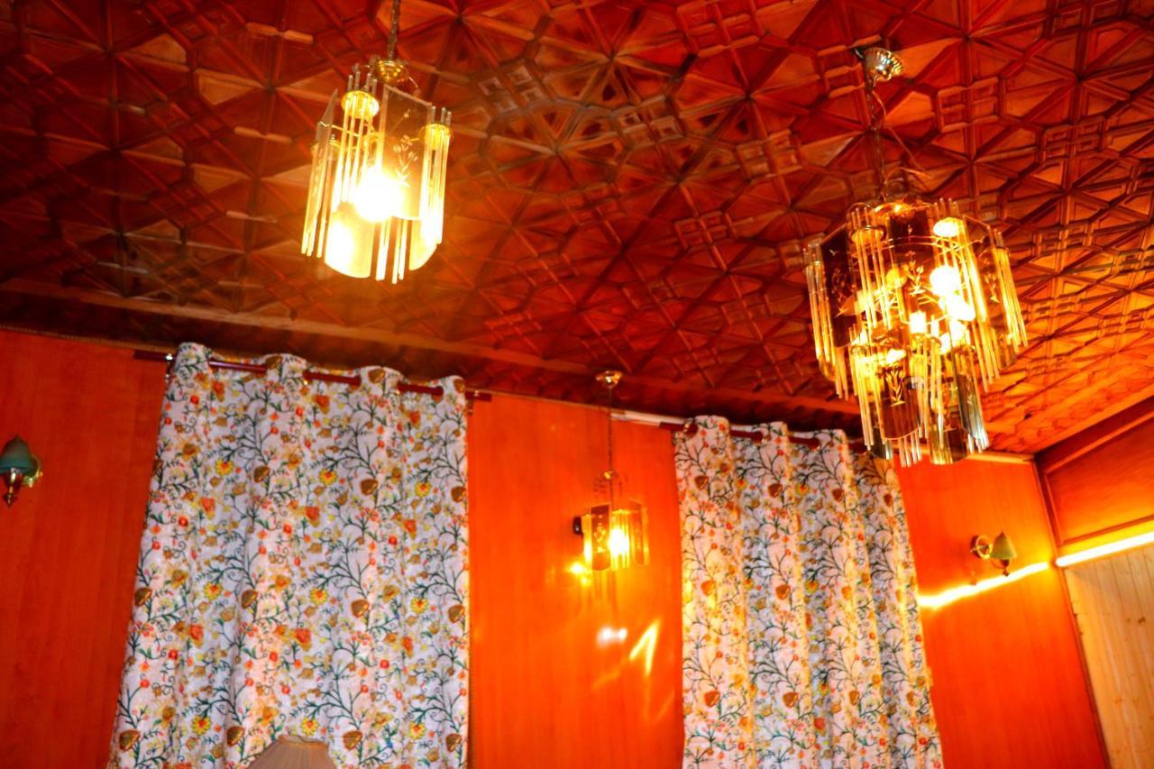 House Boat New Pala Palace Srīnagar 外观 照片
