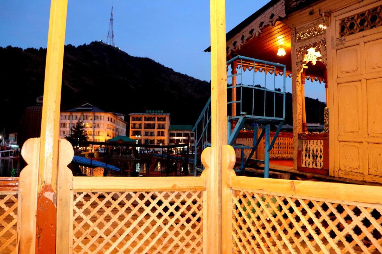 House Boat New Pala Palace Srīnagar 外观 照片