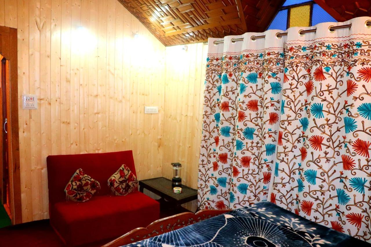 House Boat New Pala Palace Srīnagar 外观 照片
