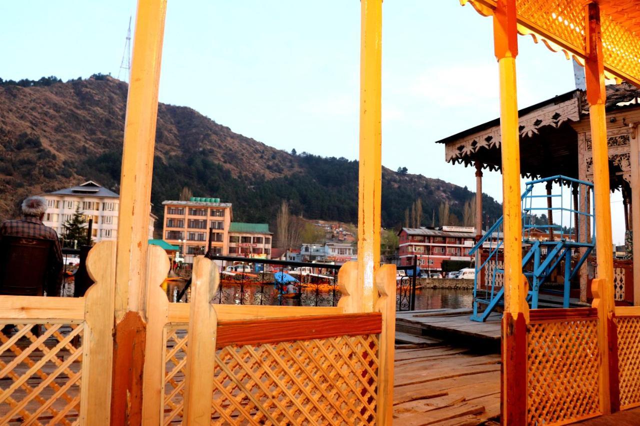 House Boat New Pala Palace Srīnagar 外观 照片