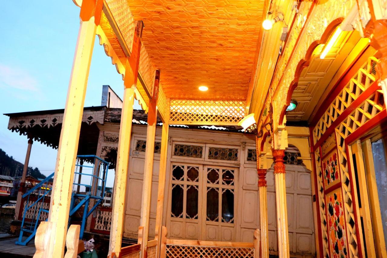 House Boat New Pala Palace Srīnagar 外观 照片