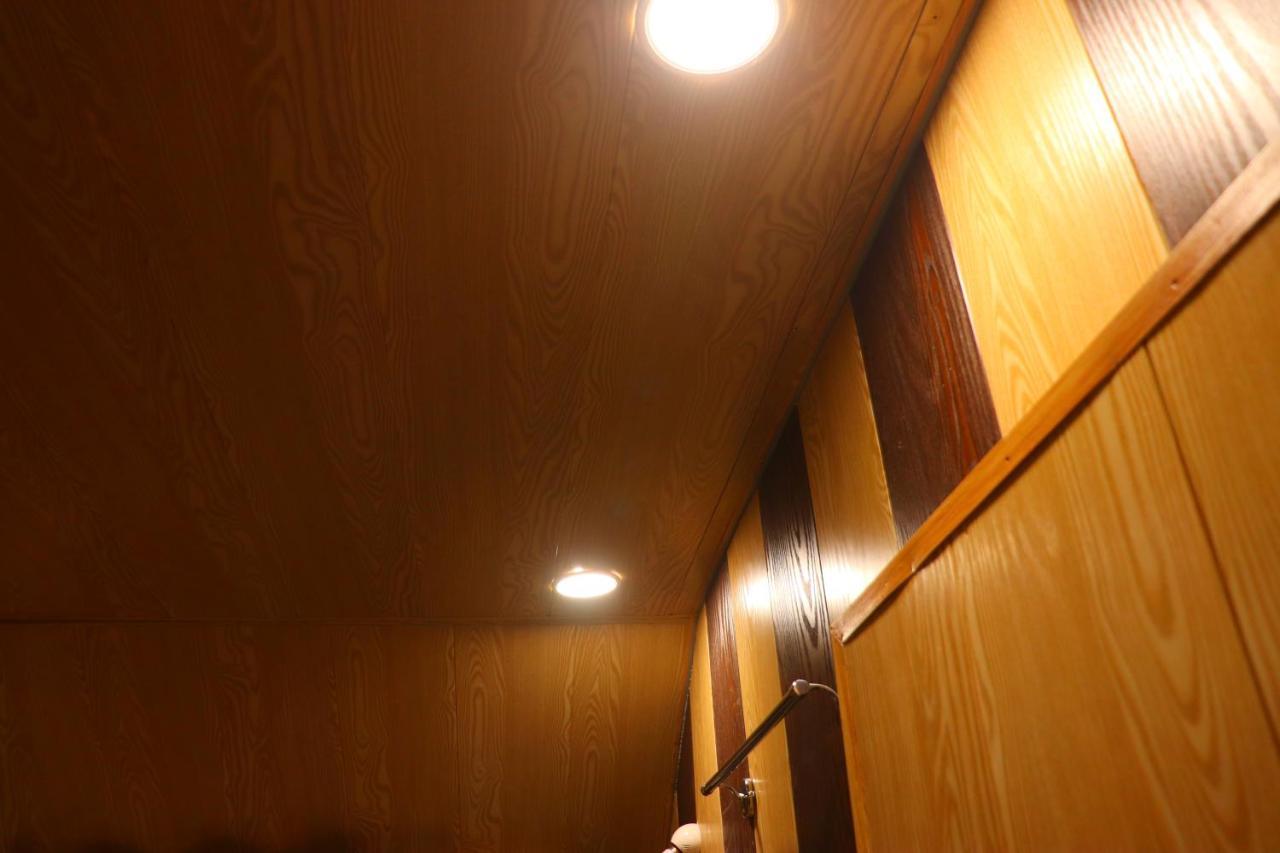 House Boat New Pala Palace Srīnagar 外观 照片