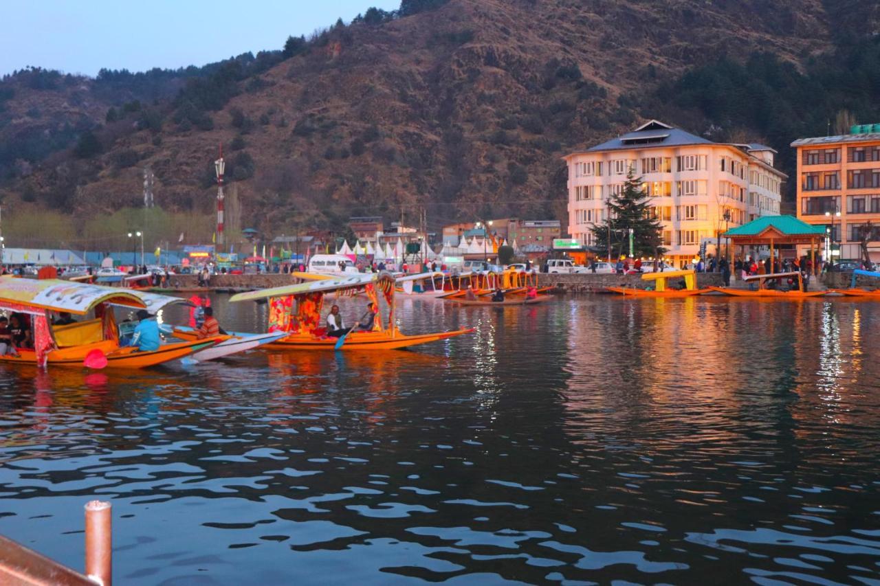 House Boat New Pala Palace Srīnagar 外观 照片