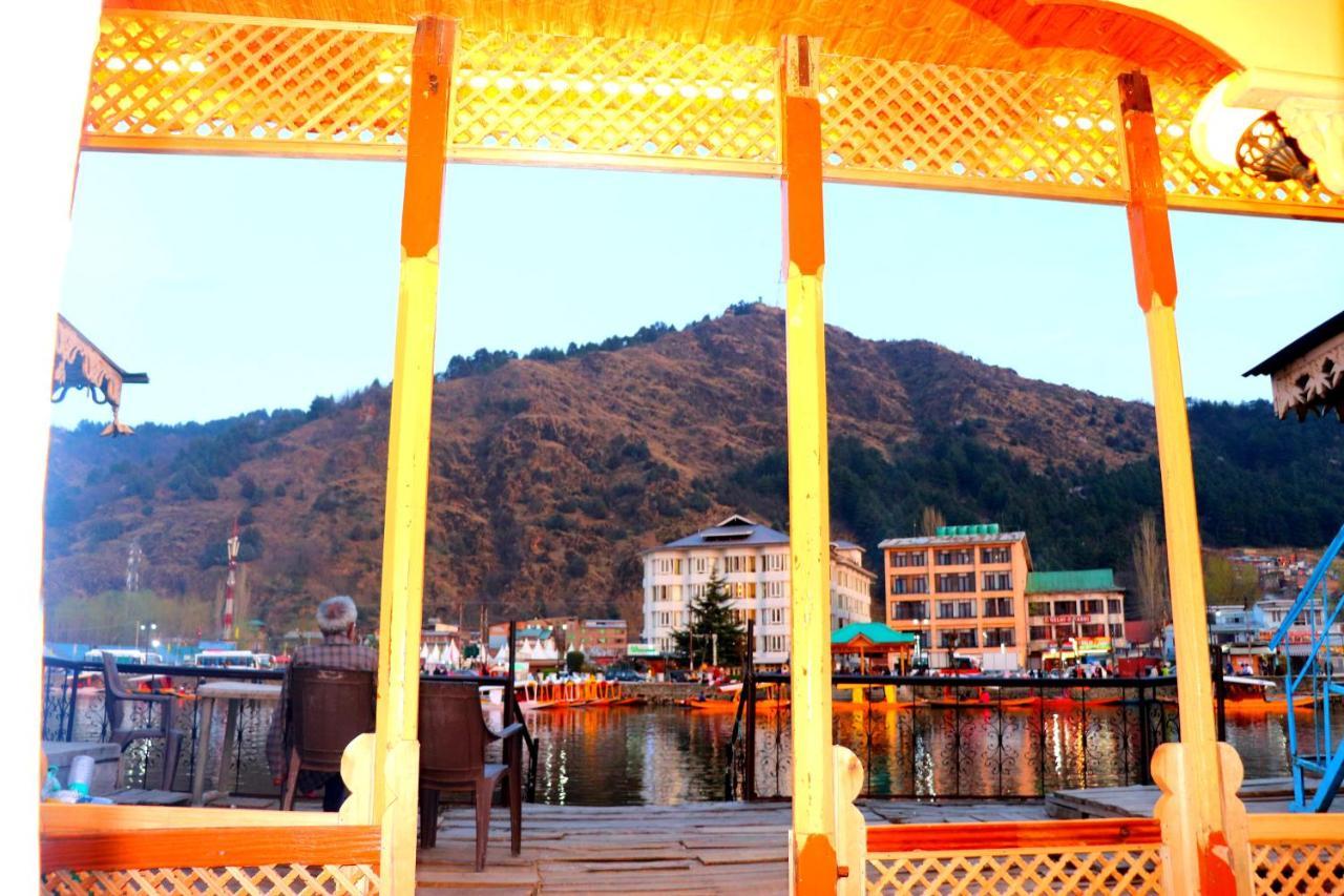 House Boat New Pala Palace Srīnagar 外观 照片
