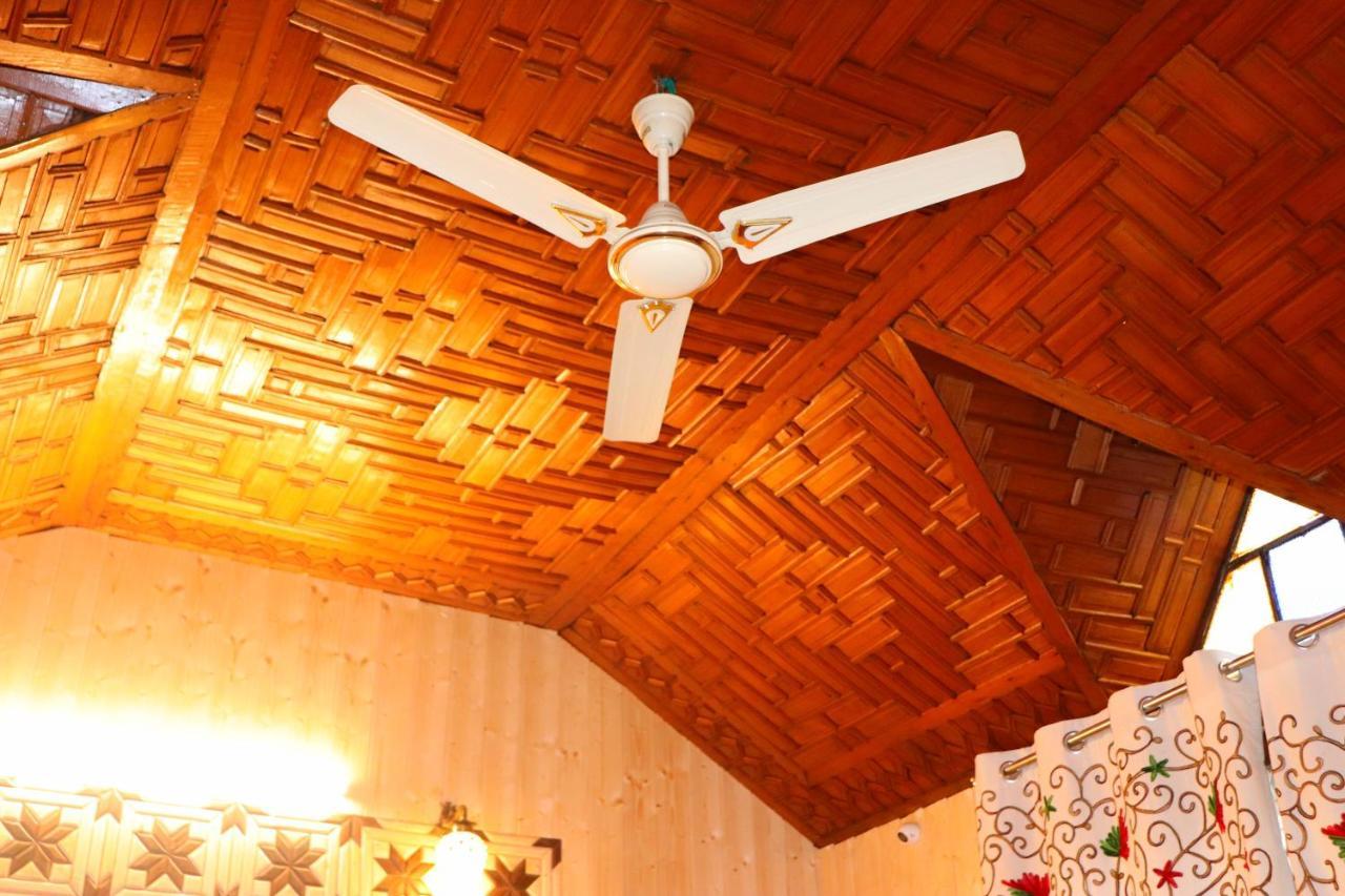 House Boat New Pala Palace Srīnagar 外观 照片