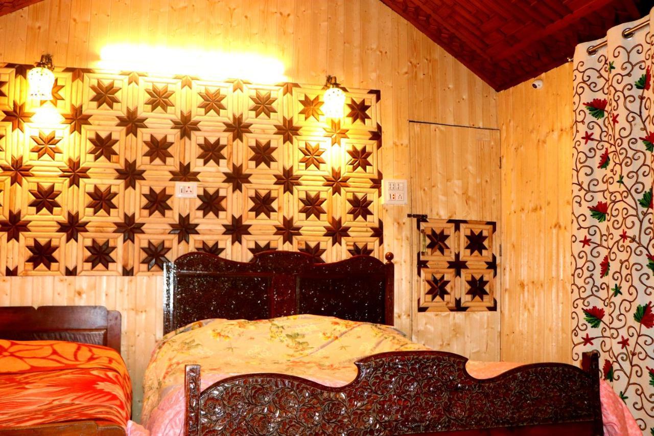 House Boat New Pala Palace Srīnagar 外观 照片