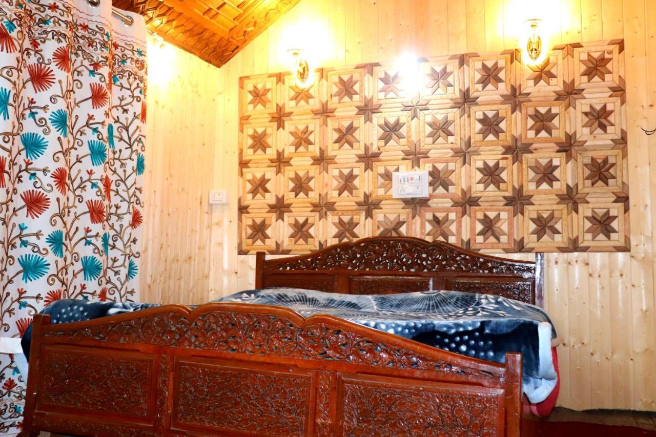 House Boat New Pala Palace Srīnagar 外观 照片