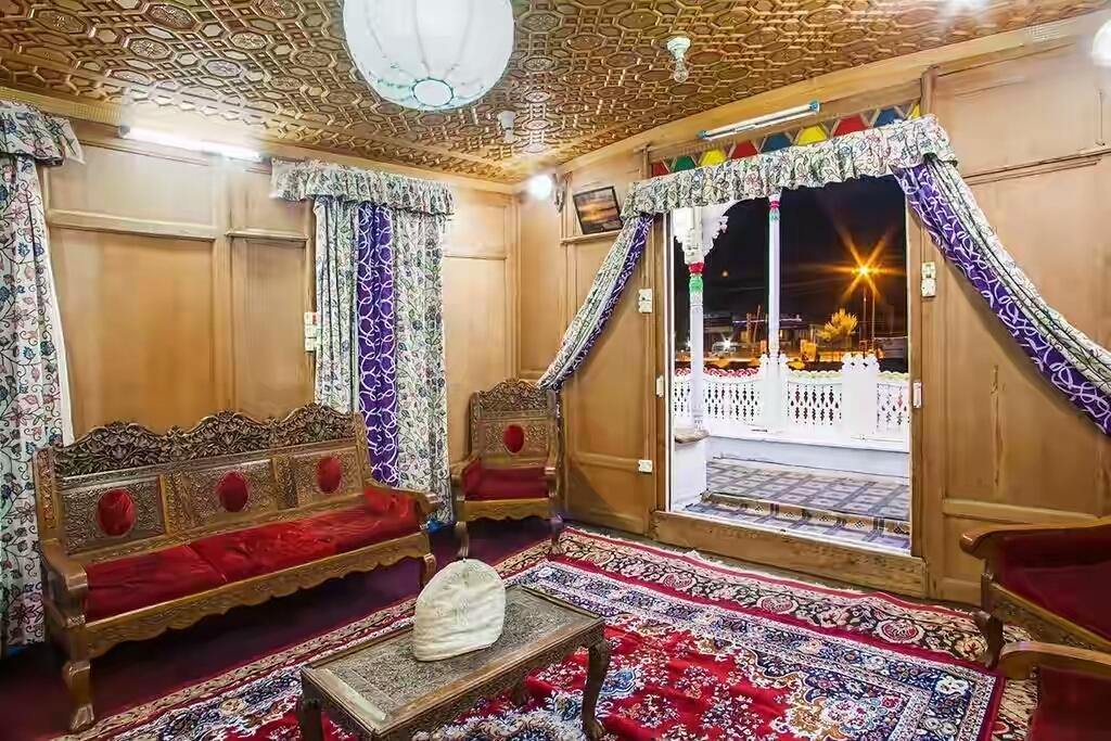 House Boat New Pala Palace Srīnagar 外观 照片