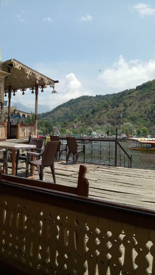 House Boat New Pala Palace Srīnagar 外观 照片